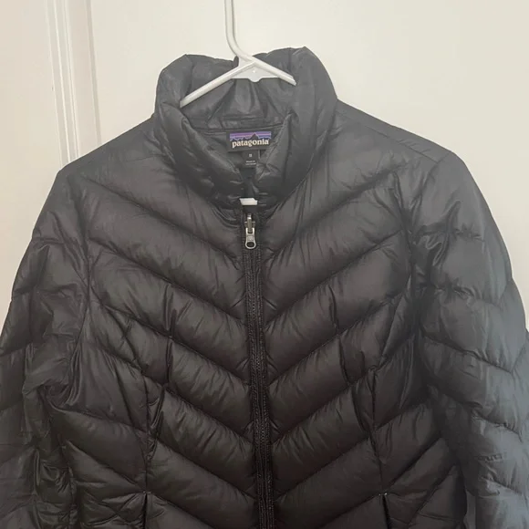 Patagonia Black Women's Puffer Jacket - Picture 3 of 16